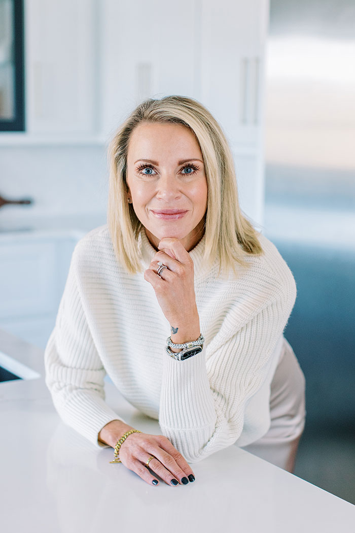Mandi Risner Podcast | Whole She Rises